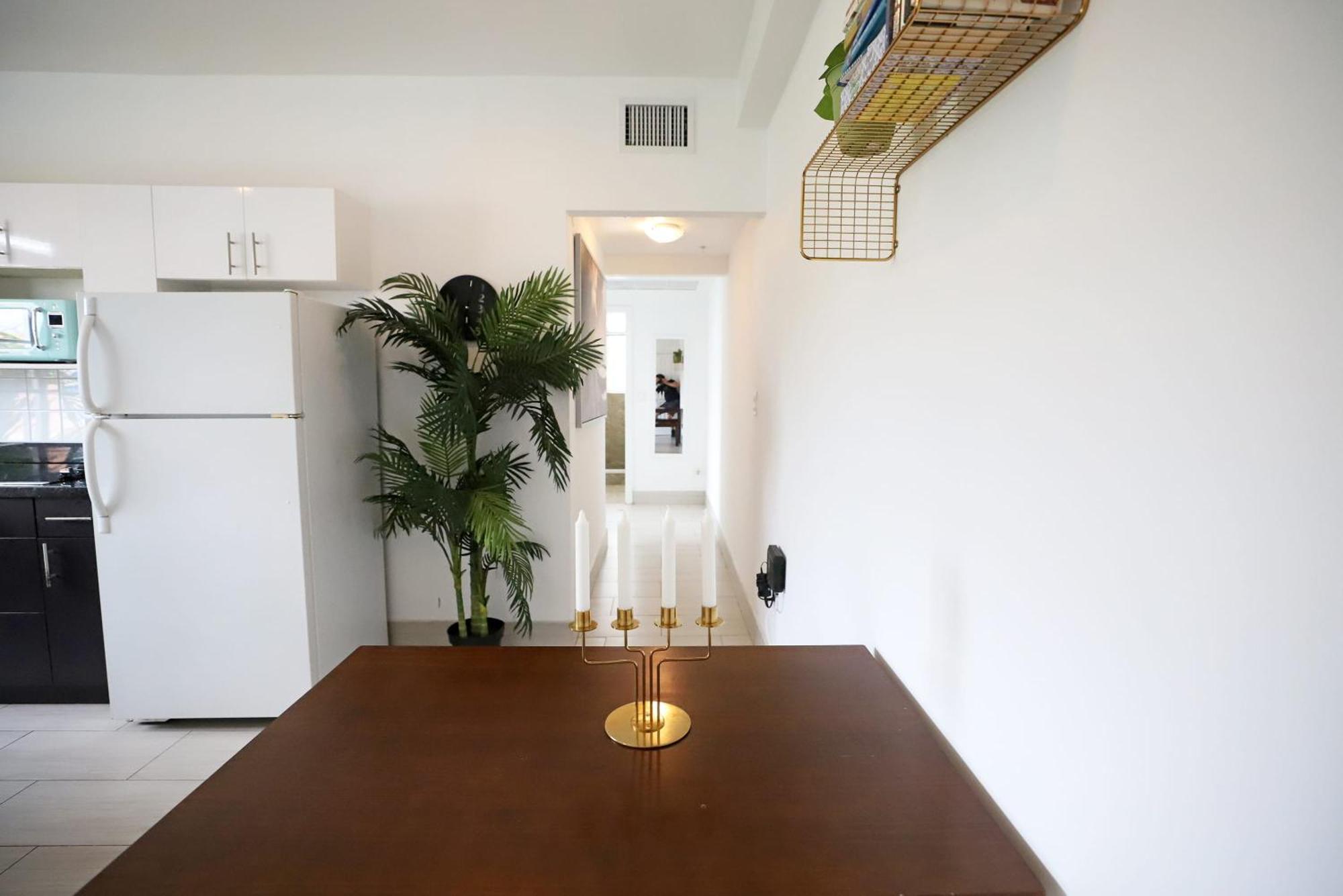 מיאמי ביץ' 2 Bedroom Apartment 3 Minute Walk To South Beach & Ocean Drive מראה חיצוני תמונה